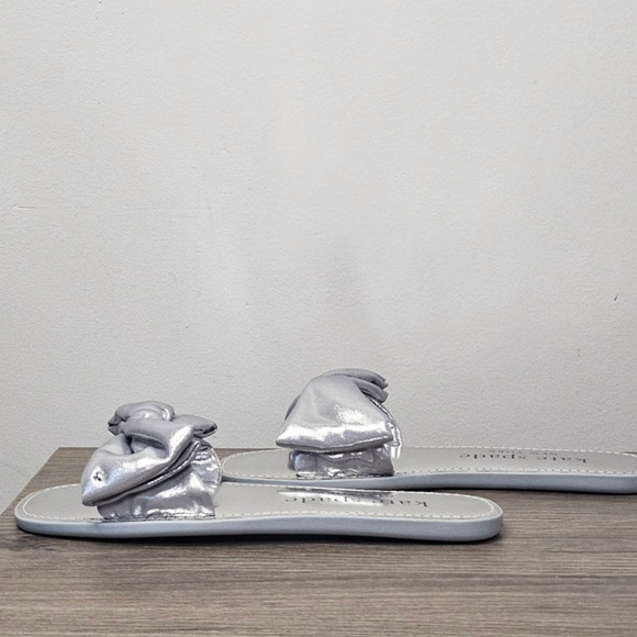 kate spade new york  Women's Bikini Bow Slide Sandals Size 7 Silver NWT - Picture 1 of 7